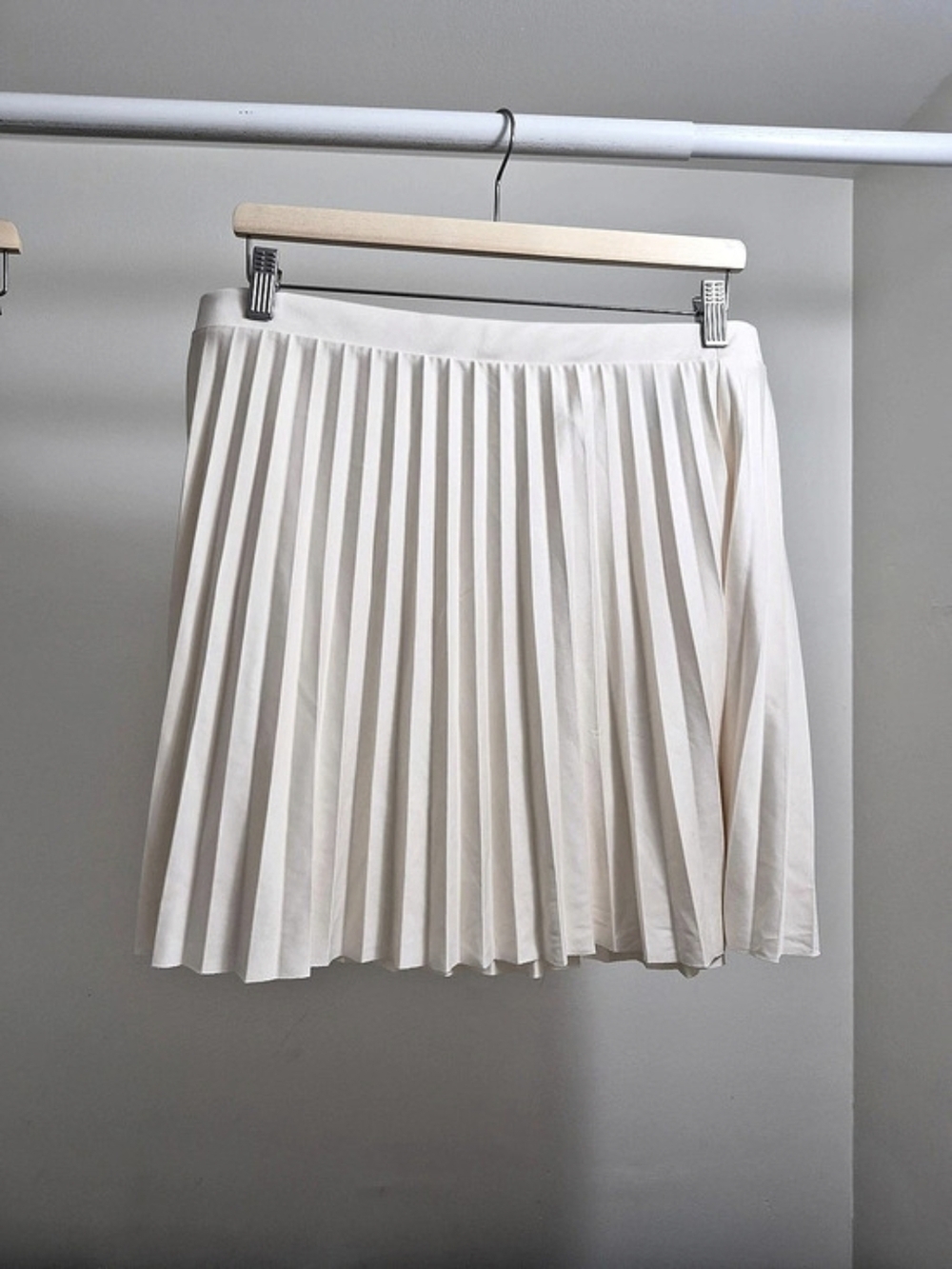 Zara Pleated Skirt Pleated Midi Skirt in White Large NWT